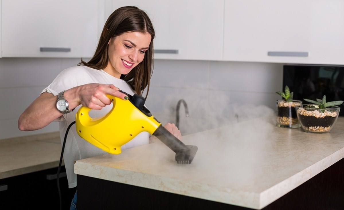 příruční parní čistič