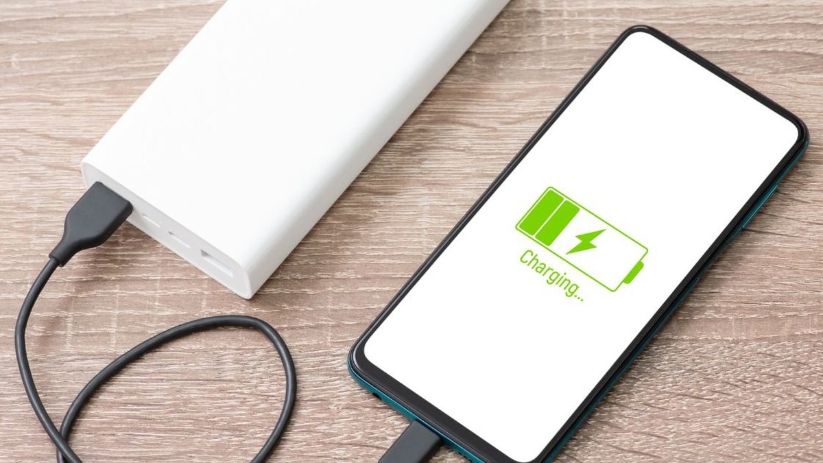 nabíjení mobilu z powerbanky