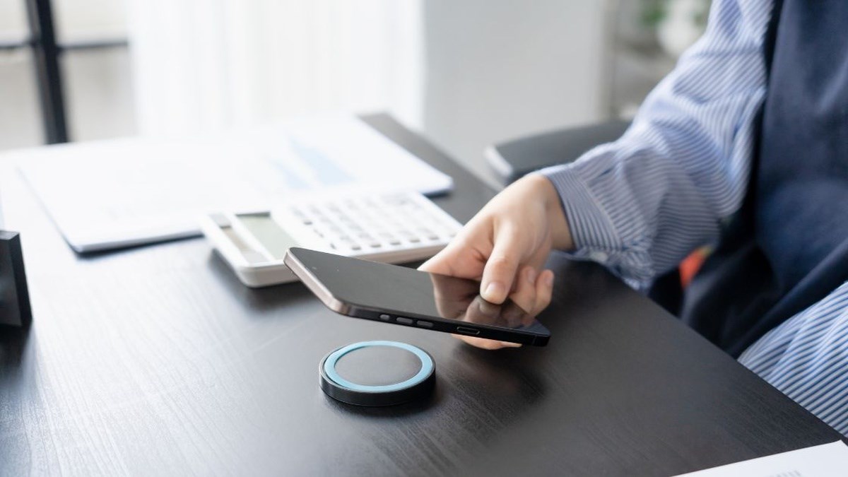 bezdrátové nabíjení mobilu