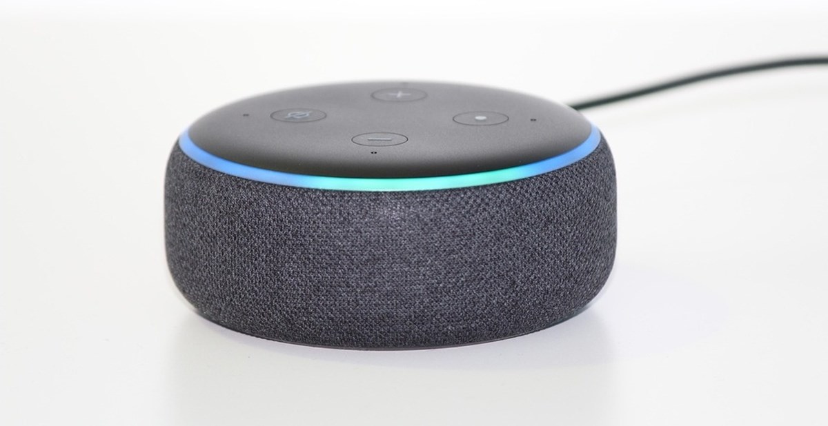 hlasoví asistenti pro chytré osvětlení