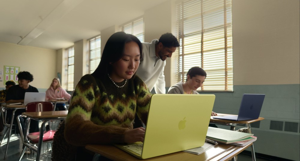 Apple MacBook Neo AI