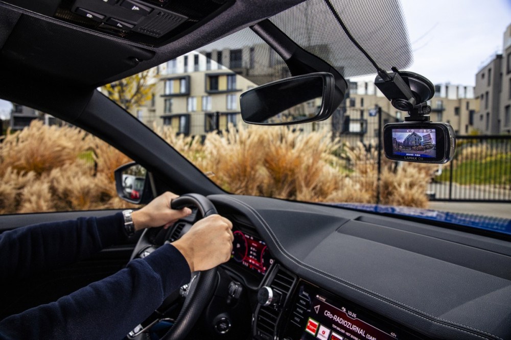 LAMAX C11 GPS 4K superkondenzátor