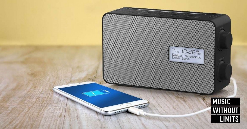 Panasonic RF-D30BTEG funkce USB nabíjení