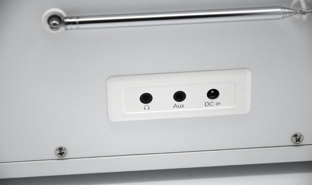 Roadstar IR-540D+BT konektory