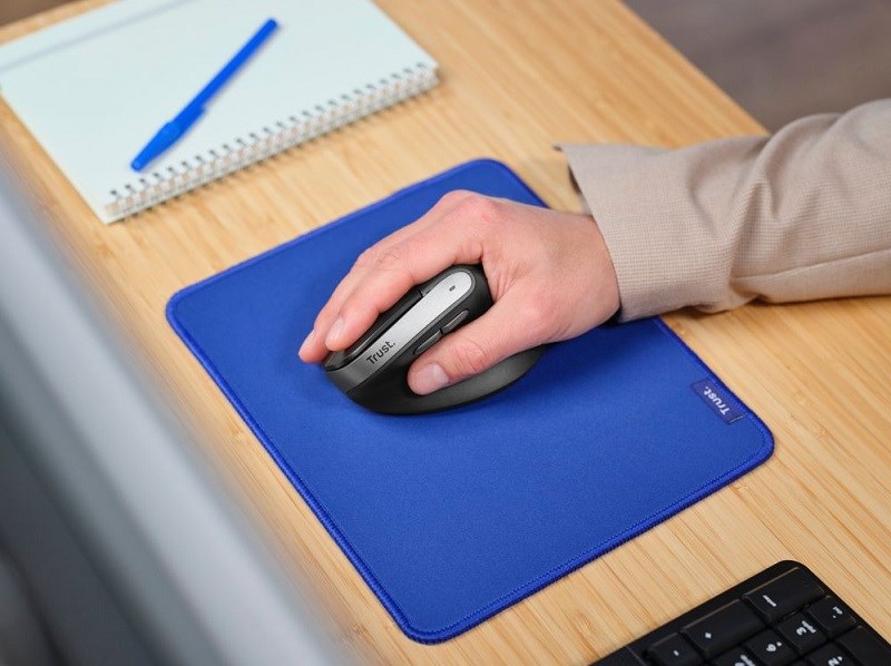 Trust Bayo II Ergonomic Wireless Mouse Black Optický senzor