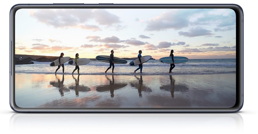 Samsung Galaxy S20FE FHD Infinity-O displej