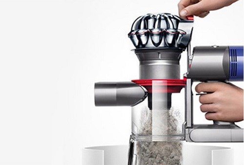 Dyson V8 Absolute vyprazdňování odpadní nádoby