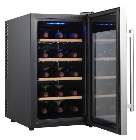 Guzzanti GZ 1535S prostor pro 15 lahví