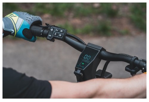 Lamax eTank SA70 LCD displej