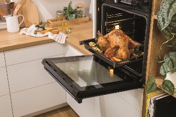 Gorenje BSA6737ORAW grilování