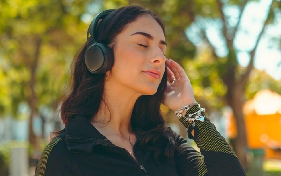 Edifier WH500 černá mikrofon