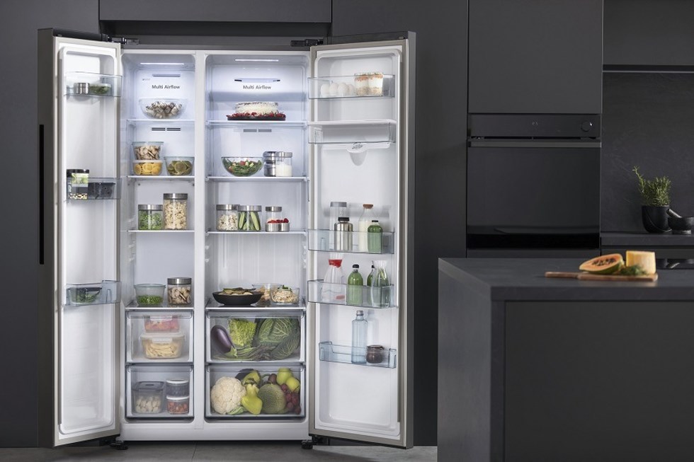 Hisense RS711N4WFD dávkovač vody