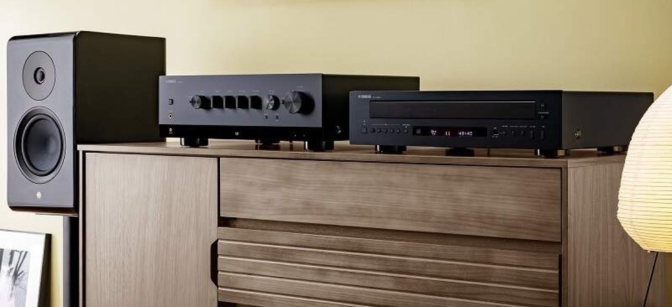 Yamaha CD-C603 black dálkové ovládání