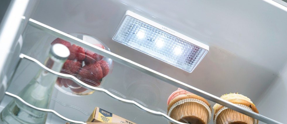 Hisense RB645N4BID LED světlo