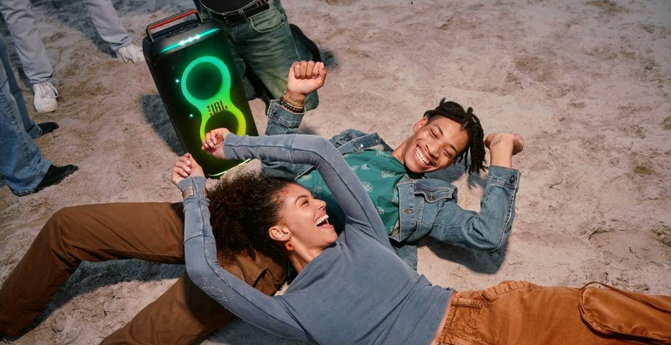 JBL PartyBox CLUB 120 White aplikace PartyBox