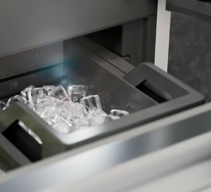 Liebherr ECBNe 8870-001 IceMaker