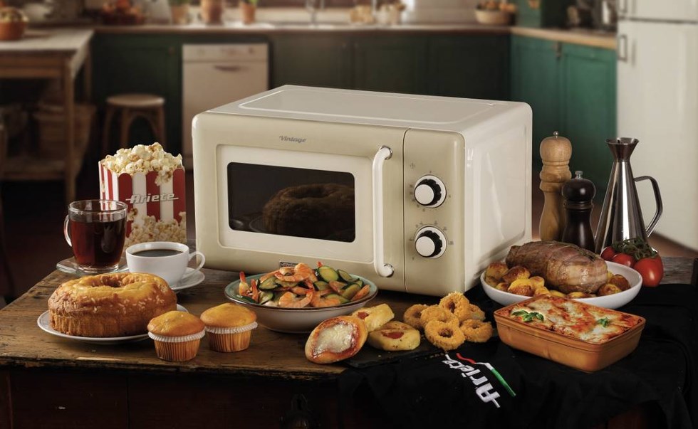 Ariete Vintage 3960/03, krémová pbjem 20 l