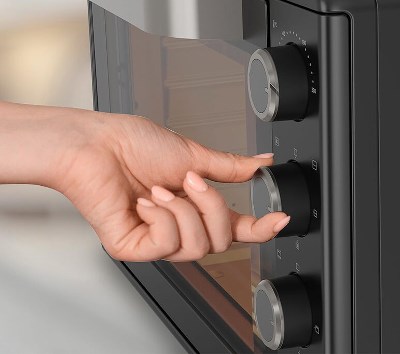 Black&Decker BXOV4500E dvojitá skleněná dvířka
