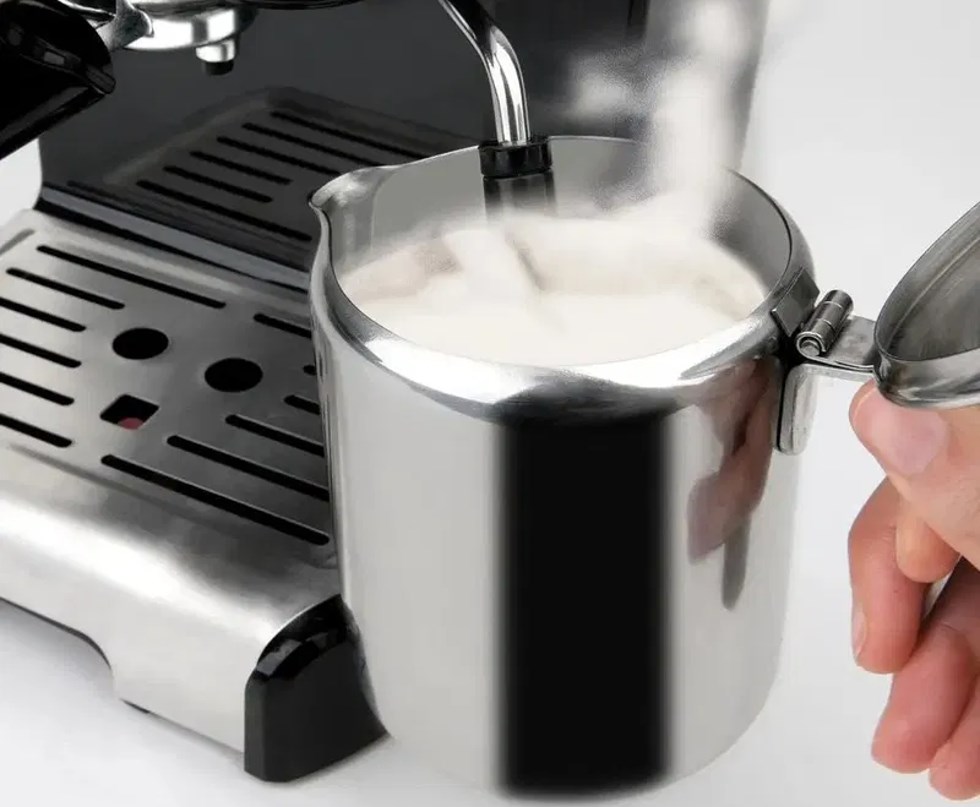 Black+DeckerKávovar BXCO1200E parní tryska