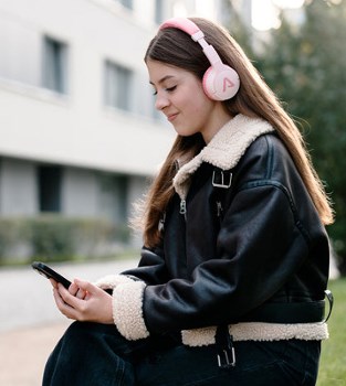 LAMAX BaseKid1 pink omezení hlasitosti