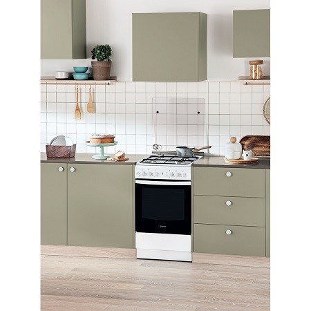 Indesit IS5G4KHW/E čtyři hořáky