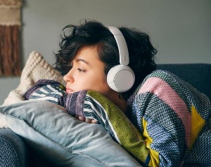 SONY WHCH520B.CE7 bílá mikrofon