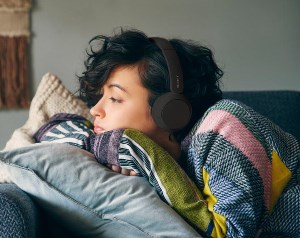 SONY WHCH520B.CE7 černá mikrofon