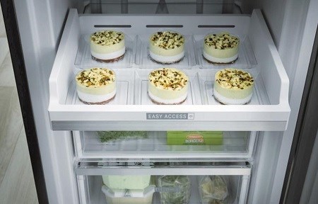 Whirlpool W7 831A W H vysunovací zásuvka