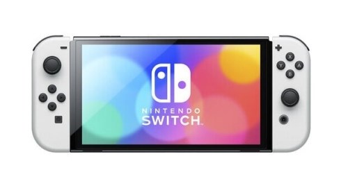 Nintendo Switch OLED hraní na cesty