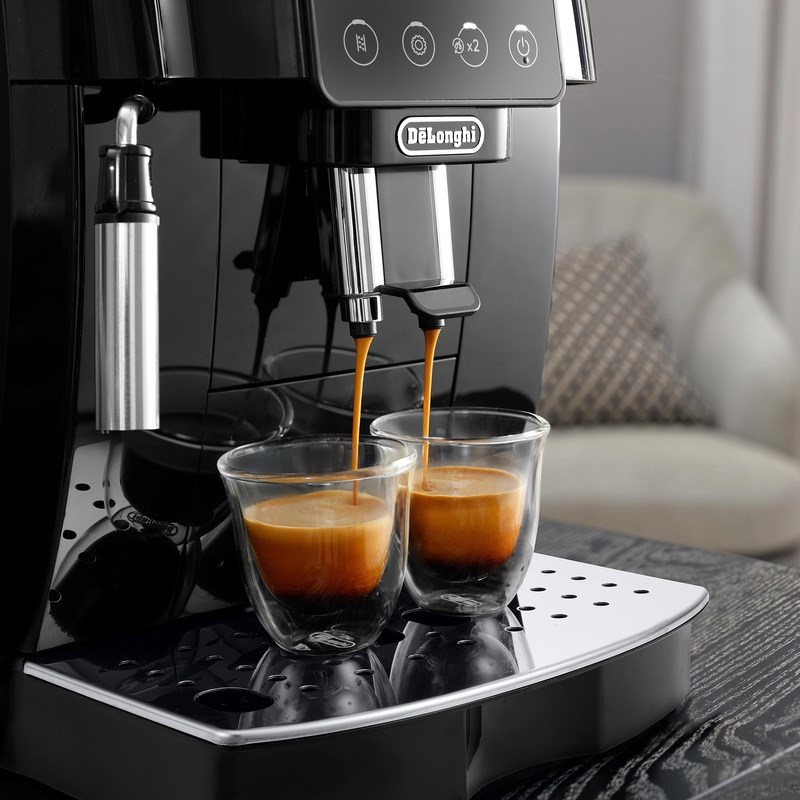 DeLonghi Magnifica Start ECAM 220 21 B nastavitelný výška výpustě kávy
