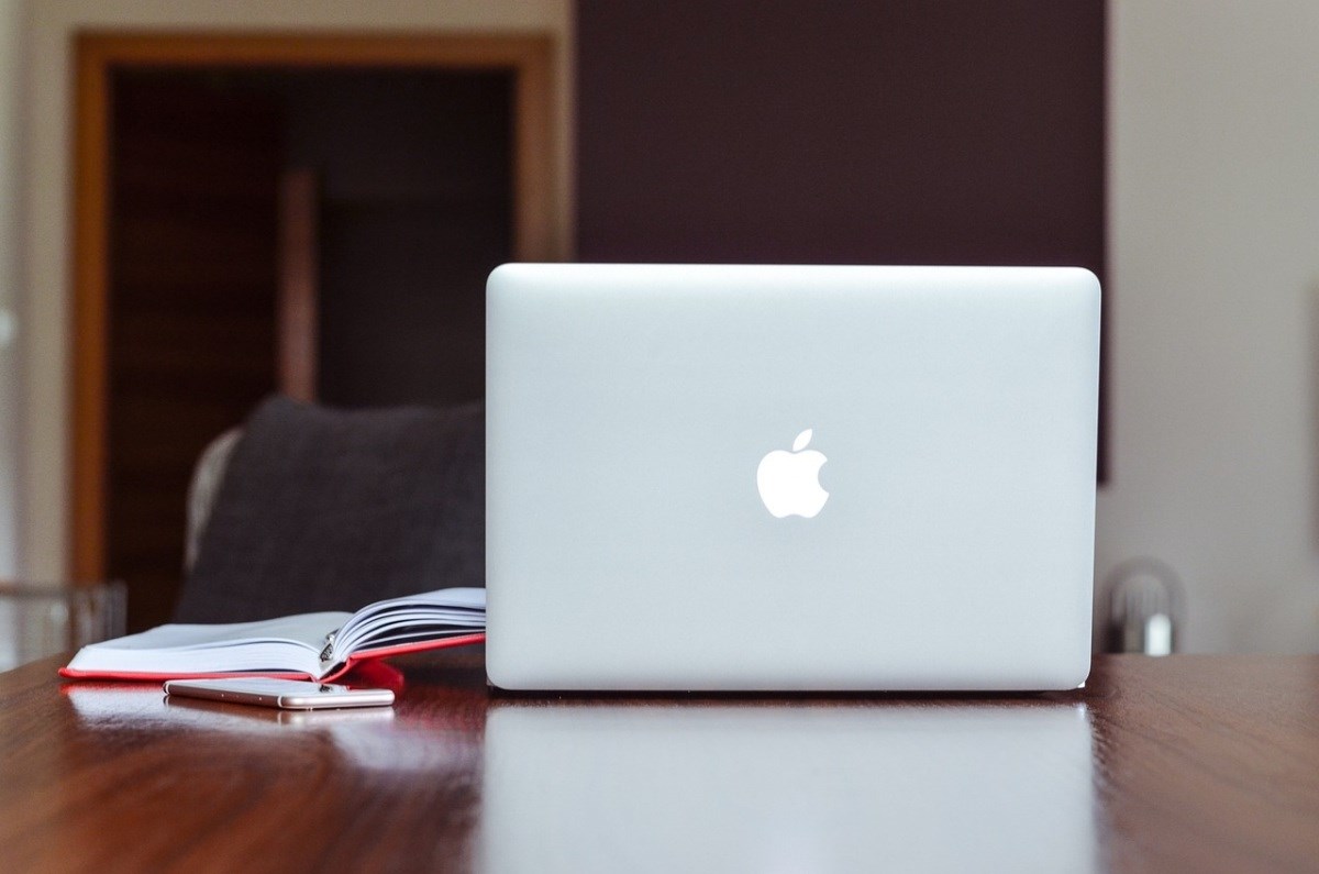 Apple intelligence MacBook