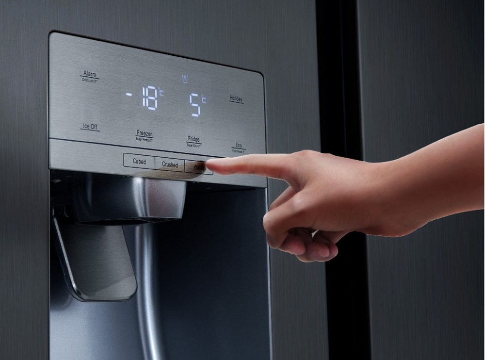 HISENSE RS694N4TF2 dotykový displej