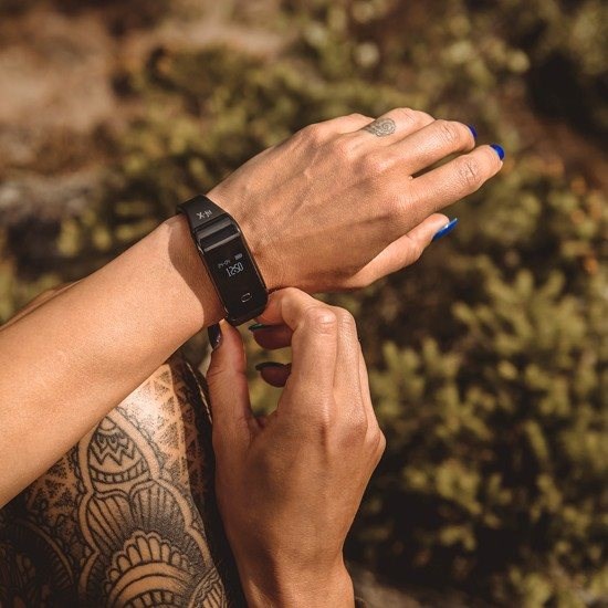 Niceboy X-Fitpolo červený OLED displej