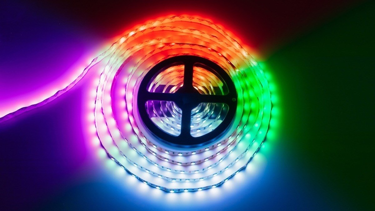 Barevný LED pásek pro ambientní osvětlení domácí fan zóny