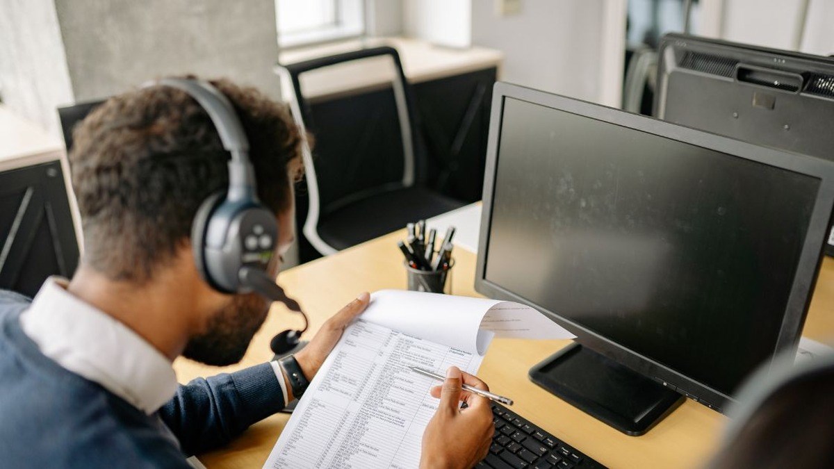 sluchátka s aktivním potlačením hluku