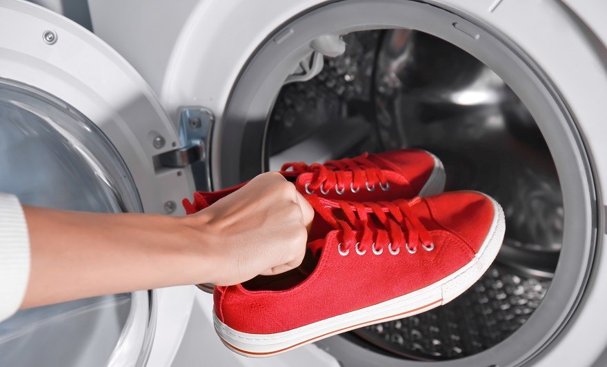 Jak prát v pračce boty?