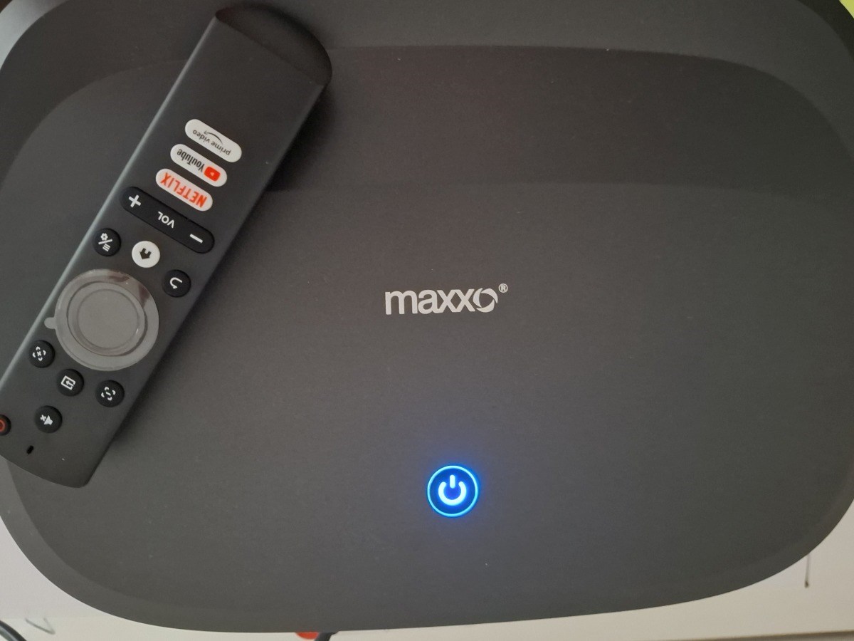 Maxxo LED800 snadné ovládání projektoru