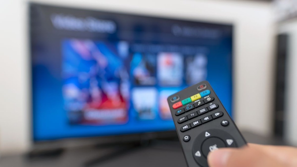 Ovládání televize a domácího audio systému dálkovým ovladačem