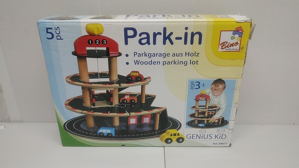 Bino Parkoviště dřevěné s výta-ROZ-9406